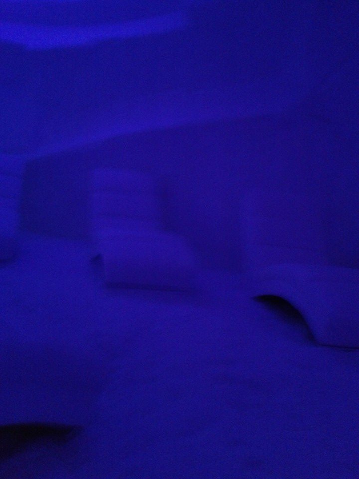 Salt cave halotherapy lounger